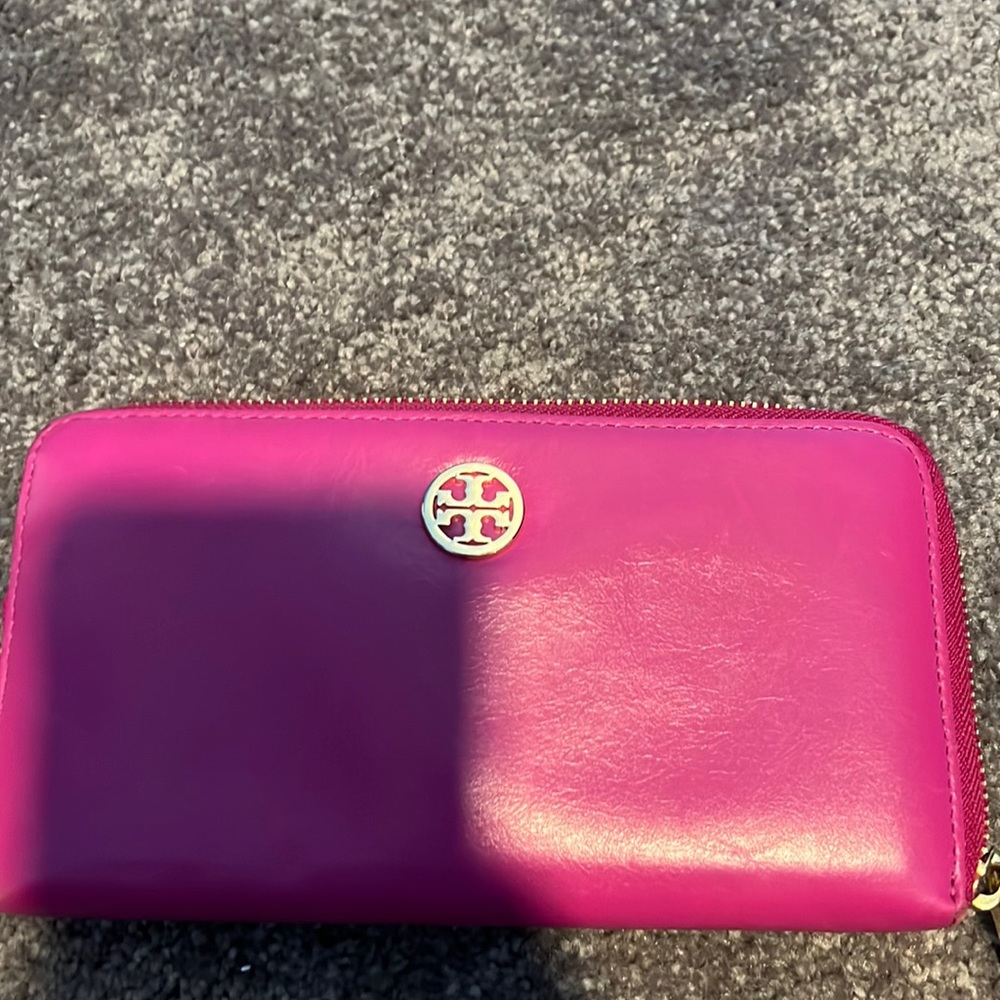 Tory burch wallet